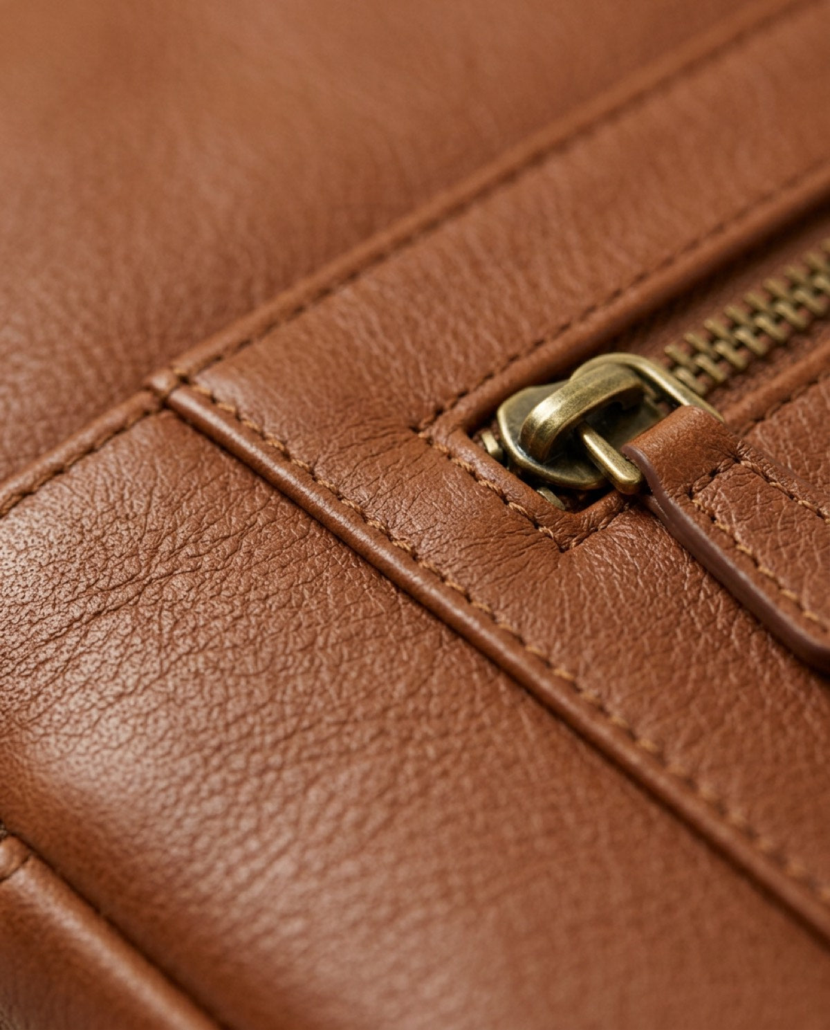 Hatton Classic Laptop Sleeve, leather detail