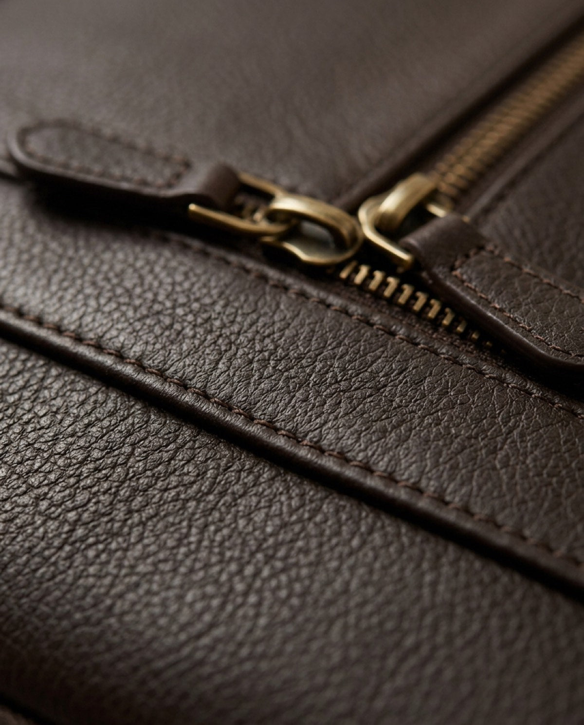 Hatton Classic Laptop Sleeve, leather detail