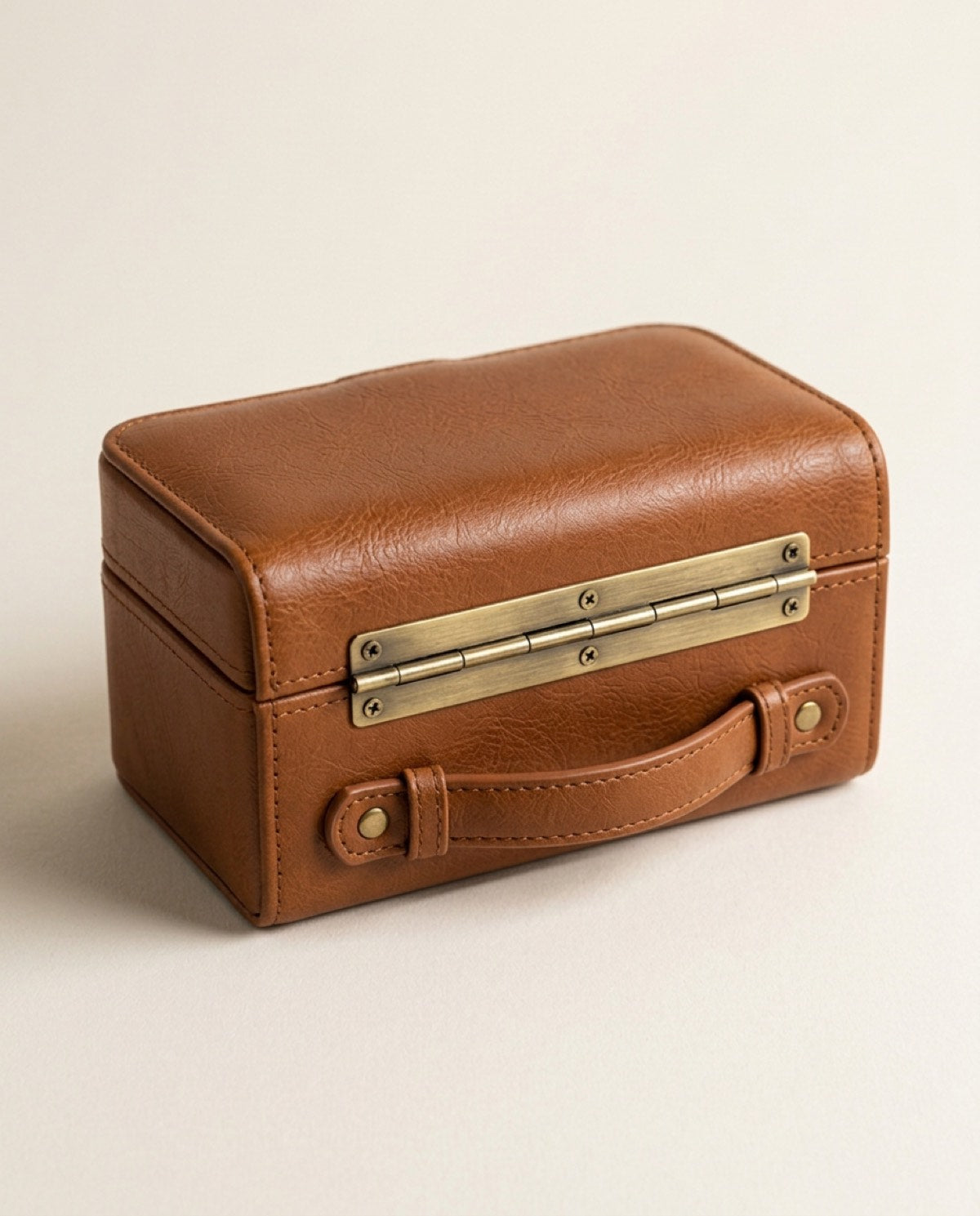 Hatton Double Watch Case, brass-finish snap detail