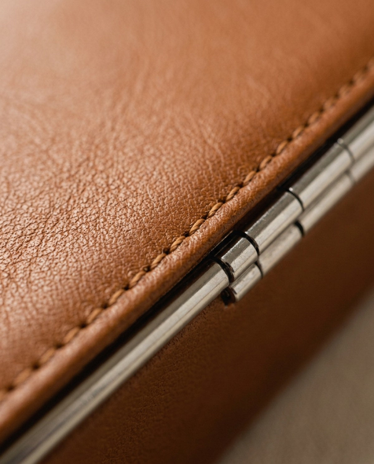 Hatton Hard Glasses Case, leather detail