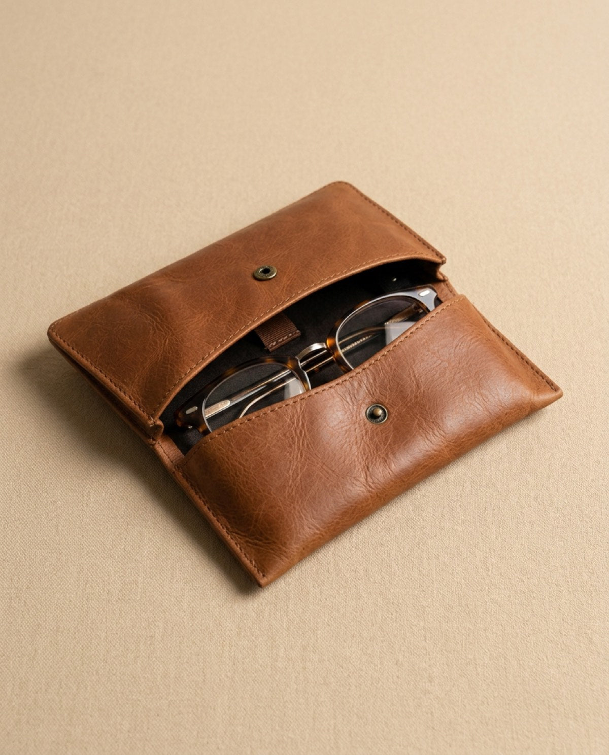 Hatton Soft Glasses Case open, showing what fits inside