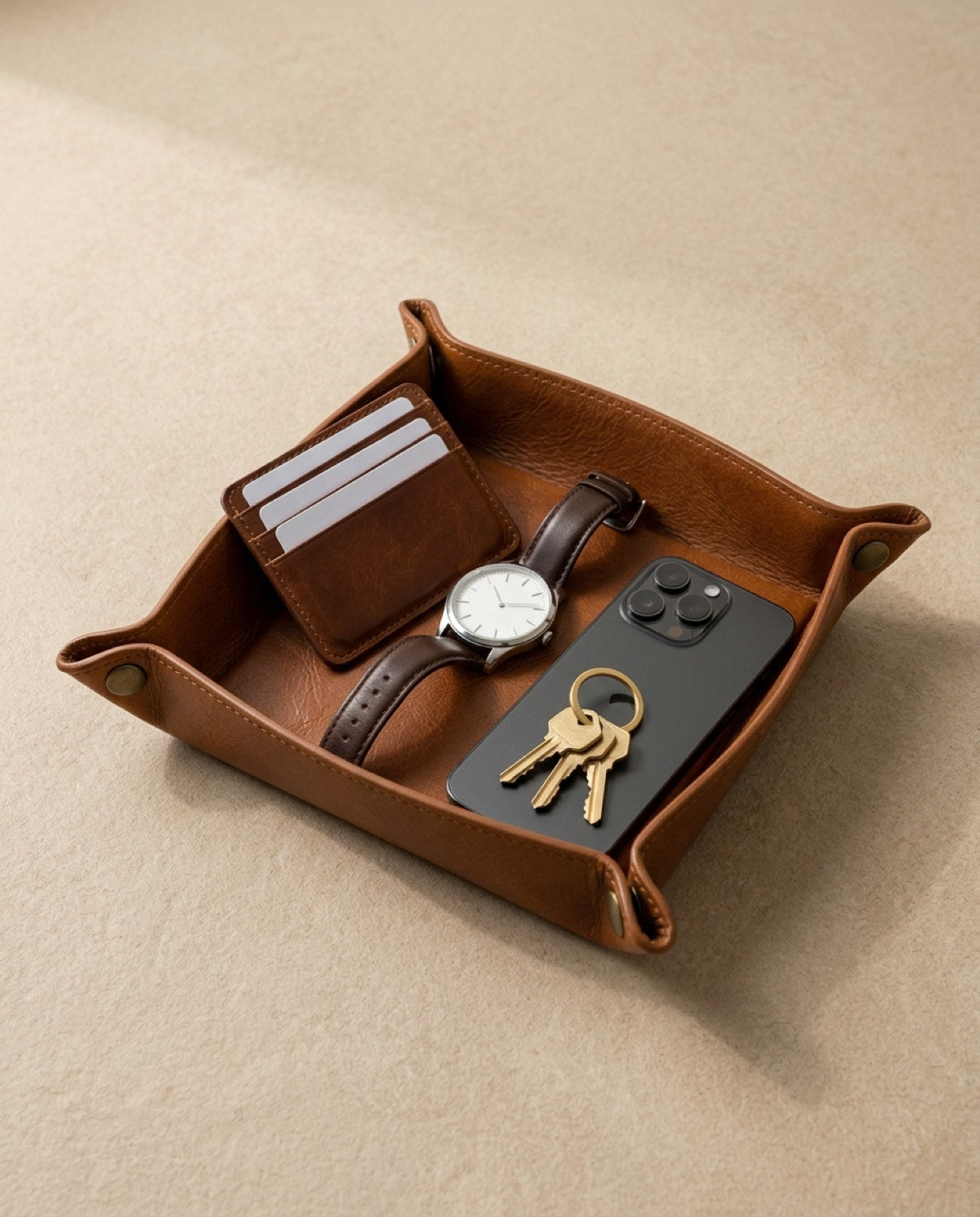 Hatton Valet Tray open, showing what fits inside